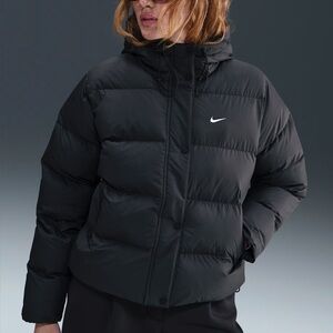 EUC Nike women’s black therma fit puffer size Large